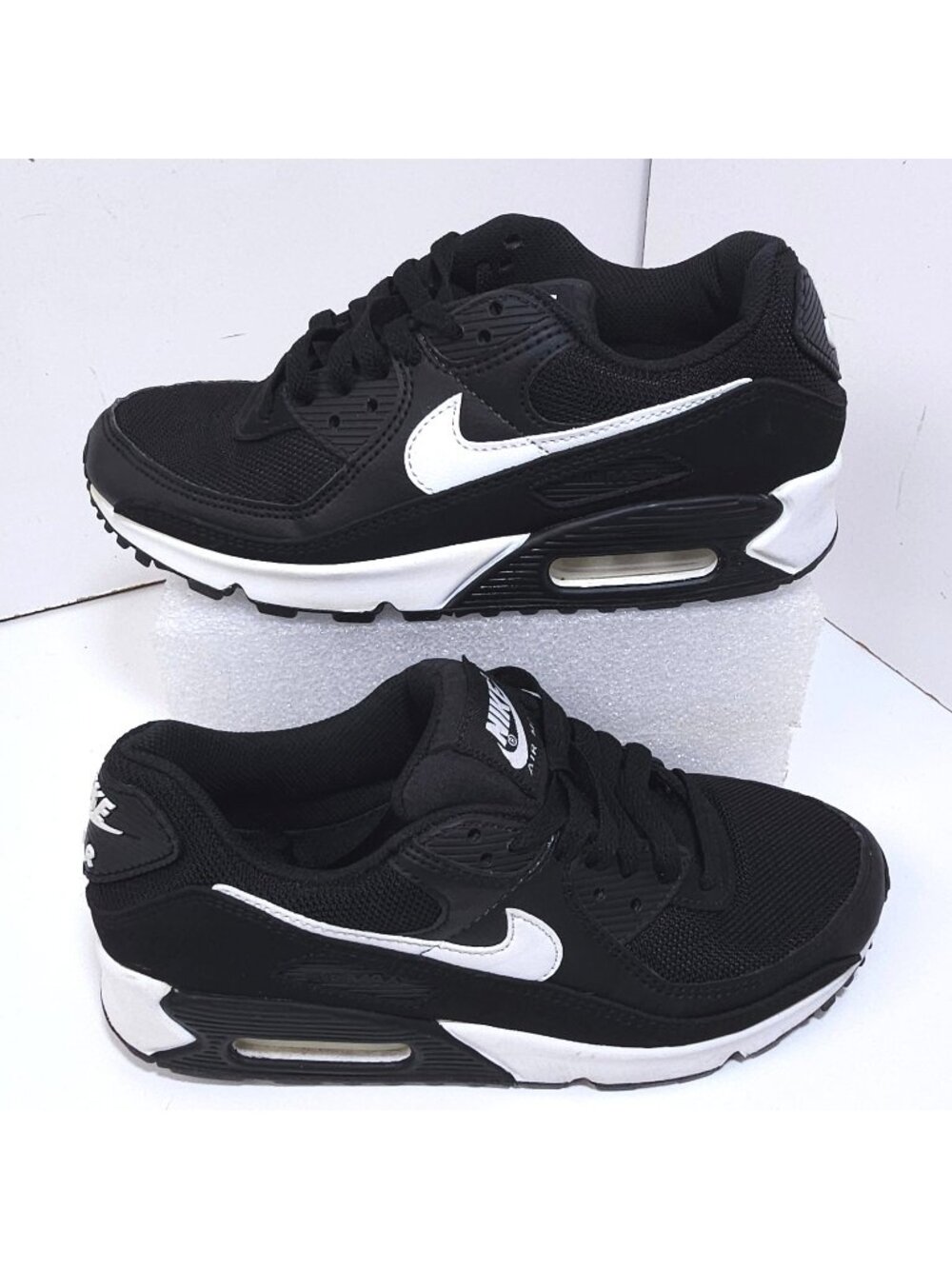 Nike Air Max 90 CQ2560-001 Women's Size 8 Black White Running Sneakers